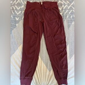 Lululemon Dance Joggers. Merlot. Size 10